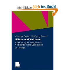 Ein farbenfroher Buchcover mit deutschem Text, einem Titel über Erfolg im Bank- und Vertriebsgeschäft und einer Einladung, mit der Stimme einen Blick in das Buch zu werfen.